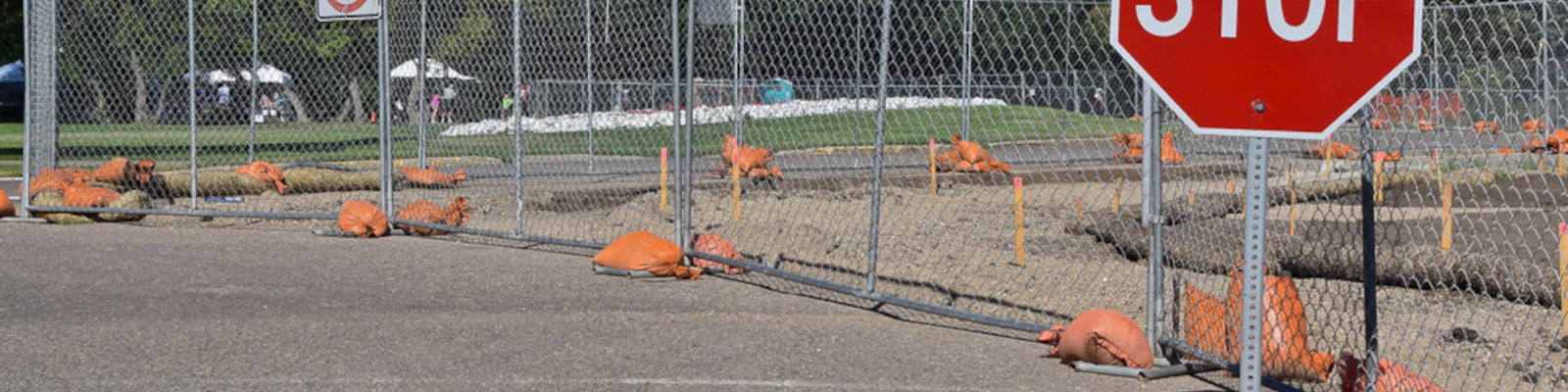 sandbags for temporary fencing